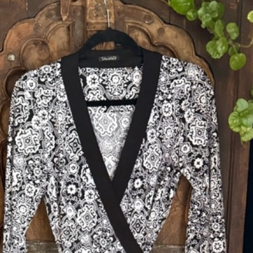 Tahari Black and White Patterned wrap kimono Dress - Picture 3 of 7